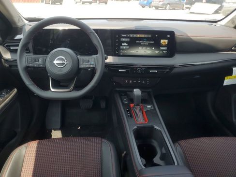 New 2025 Nissan Kicks SR image 25