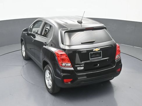 Used 2022 Chevrolet Trax LS w/ Tint and Cruise Package AWD/4WD image 42