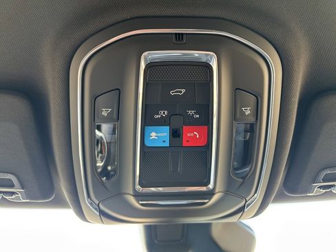 New 2024 Jeep Grand Cherokee Altitude image 23