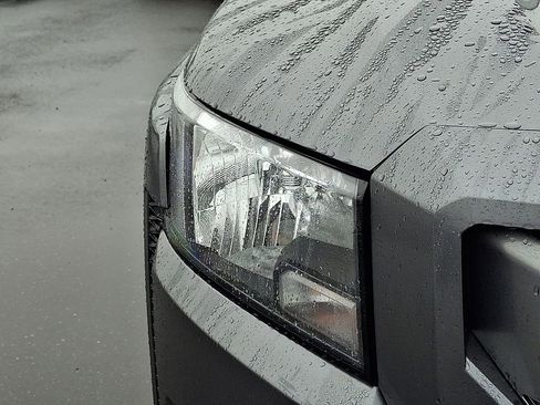 Certified 2022 Nissan Frontier SV image 10