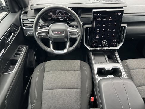 Used 2025 GMC Acadia Elevation image 24