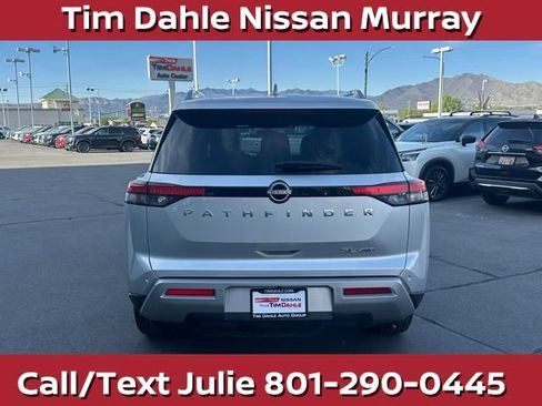 Used 2025 Nissan Pathfinder SL AWD/4WD image 10