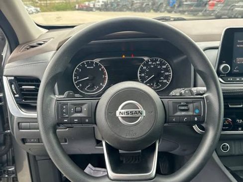 Used 2021 Nissan Rogue SV image 19