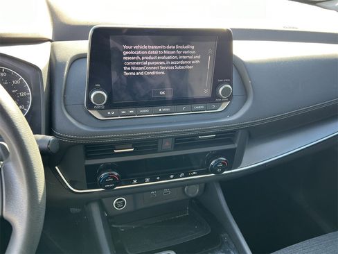 Certified 2023 Nissan Rogue SV image 9