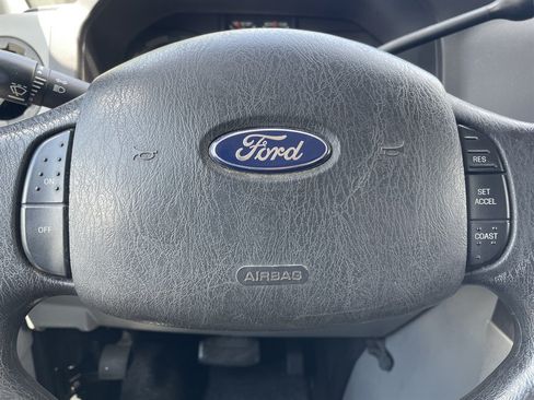 Used 2009 Ford E-250 and Econoline 250 Extended RWD image 26