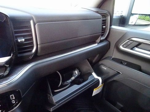 New 2026 Chevrolet Silverado 2500 LTZ w/ LTZ Premium Package AWD/4WD image 28