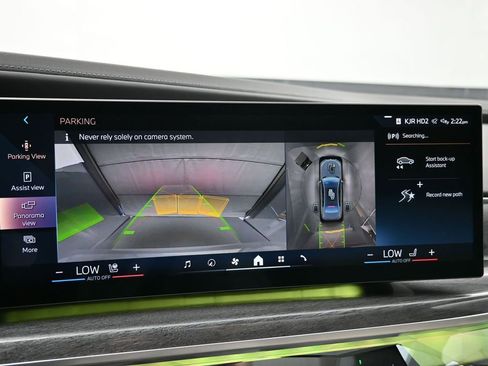 Used 2024 BMW 760i xDrive w/ Premium Package 2 image 16