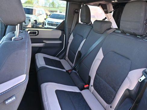 Used 2023 Ford Bronco Wildtrak AWD/4WD image 33