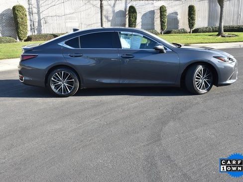 Used 2025 Lexus ES 300h 300h image 4