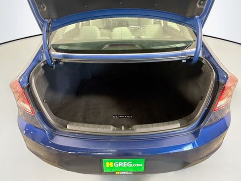 Used 2019 Hyundai Elantra SE image 34