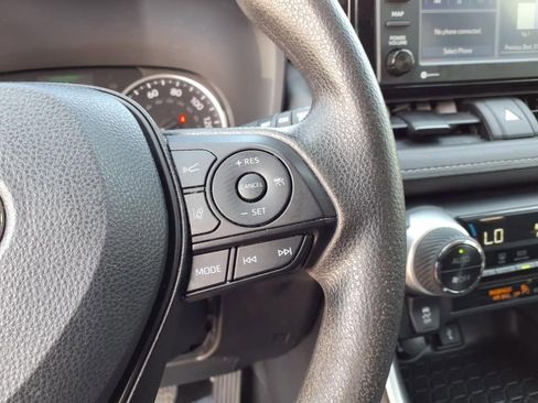 Used 2022 Toyota RAV4 XLE image 22