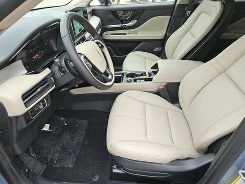 New 2026 Lincoln Corsair Premiere image 18