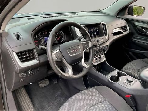 Used 2024 GMC Terrain SLE FWD image 12