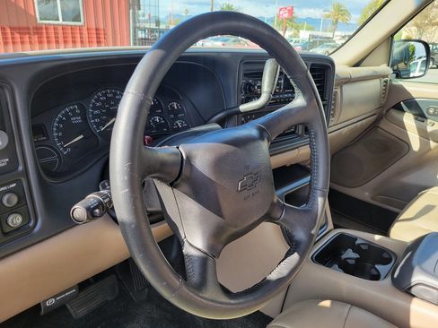 Used 2002 Chevrolet Avalanche 2WD image 25