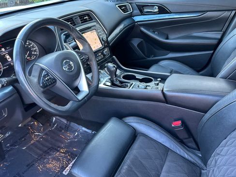 Used 2022 Nissan Maxima SR w/ Sport Mat Group image 11