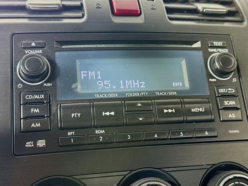 Used 2015 Subaru Forester 2.5i w/ Alloy Wheel Package image 9