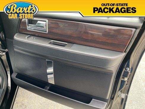 Used 2017 Lincoln Navigator Reserve image 15