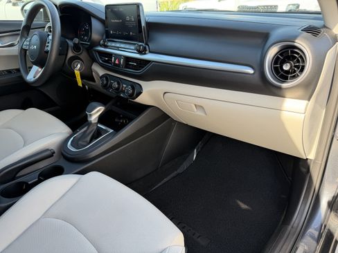 Certified 2023 Kia Forte LXS w/ LXS Technology Package image 11