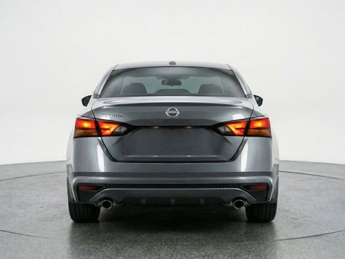 Used 2025 Nissan Altima 2.5 SV image 7