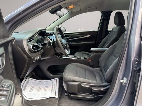 Used 2023 Chevrolet Bolt EUV LT w/ Driver Confidence Package FWD image 9