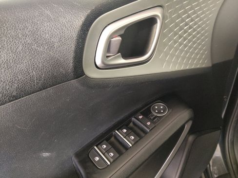 Used 2020 Kia Soul LX FWD image 27