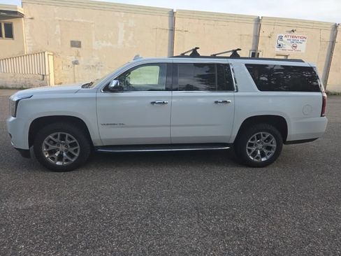 Used 2016 GMC Yukon XL SLE w/ Convenience Package AWD/4WD image 4