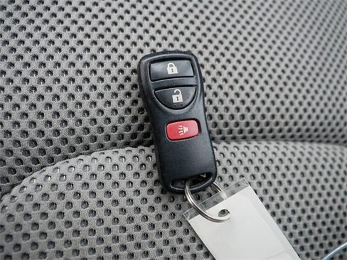 Used 2019 Nissan Frontier SV image 35