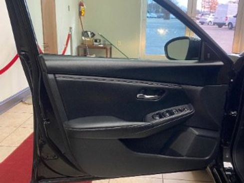 Used 2024 Nissan Sentra SV image 15