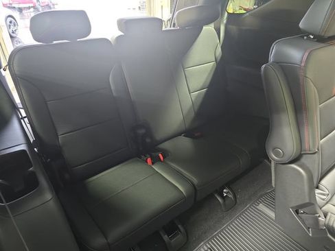 New 2026 Chevrolet Traverse RS w/ LPO, Floor Liner Package AWD/4WD image 13