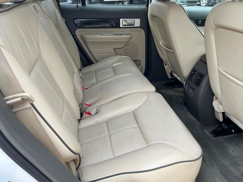 Used 2010 Lincoln MKX AWD image 12