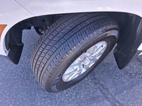 Used 2023 Nissan Frontier SV RWD image 19