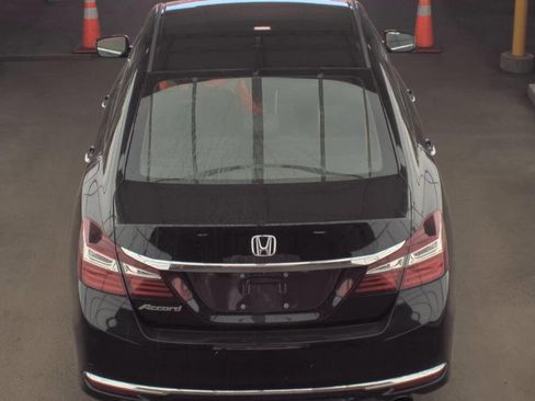 Used 2017 Honda Accord LX image 19