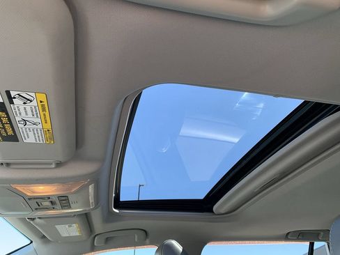 Used 2019 Toyota RAV4 XLE Premium FWD image 27