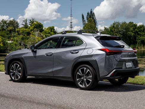 Used 2019 Lexus UX 200 image 5