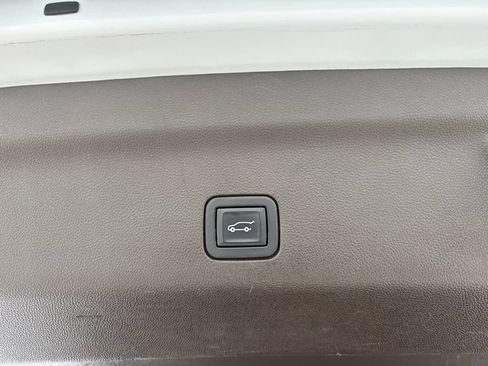 Used 2021 Chevrolet Tahoe Z71 AWD/4WD image 45