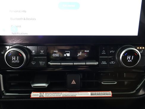 Used 2025 Toyota Highlander XSE image 54