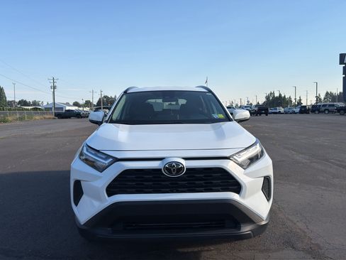 Used 2025 Toyota RAV4 XLE FWD image 2