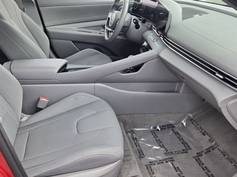 Used 2023 Hyundai Elantra SEL w/ Convenience Package FWD image 16