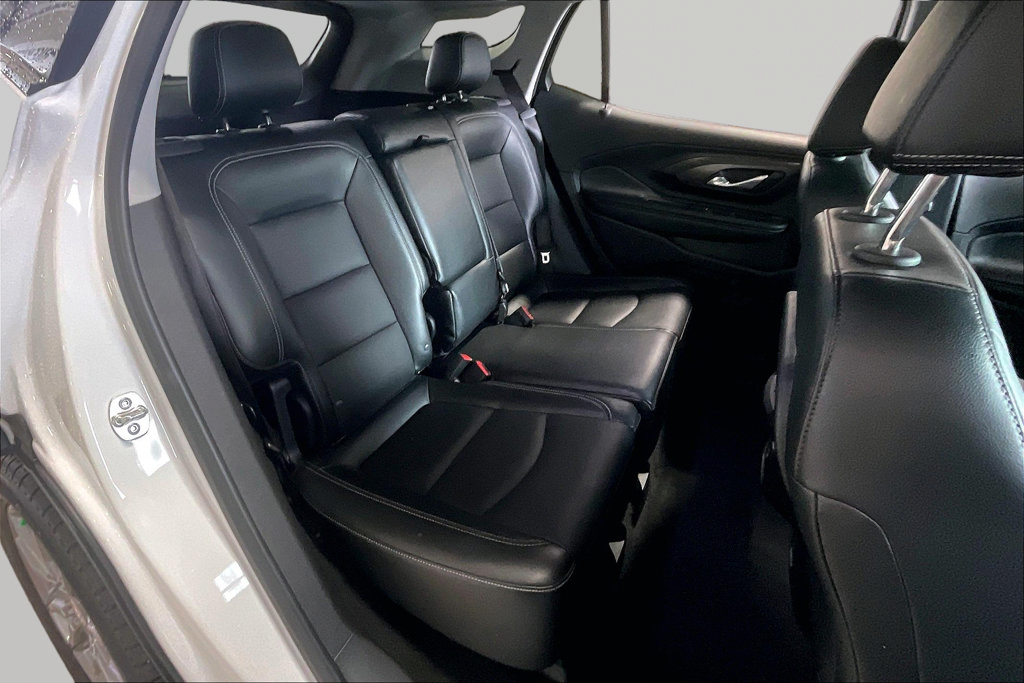 Used 2024 GMC Terrain SLT AWD/4WD image 15