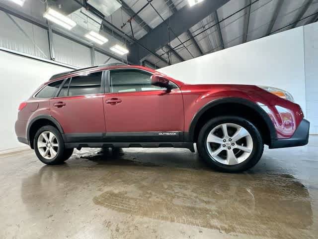 Used 2013 Subaru Outback 3.6R Limited w/ Moonroof Pkg AWD/4WD image 3