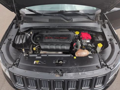Used 2019 Jeep Compass Latitude FWD image 50