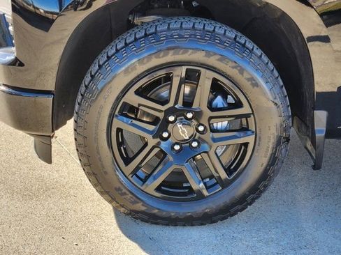 Used 2025 Chevrolet Silverado 1500 Custom w/ Turbomax Blackout Package image 17