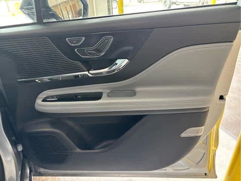 Used 2022 Lincoln Corsair AWD w/ Equipment Group 101A image 34