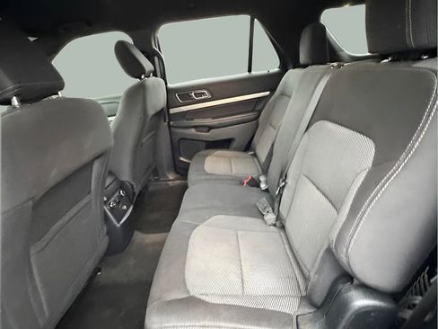 Certified 2018 Ford Explorer XLT FWD image 13