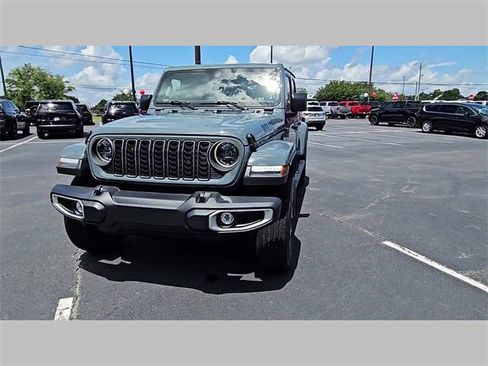 New 2025 Jeep Gladiator Sport w/ Premium Package image 20