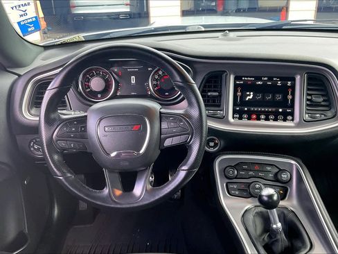 Used 2019 Dodge Challenger R/T image 8