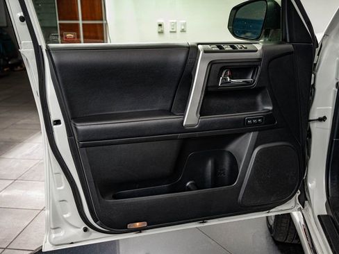 Used 2019 Toyota 4Runner Limited AWD/4WD image 18