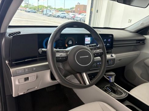 Used 2024 Hyundai Kona SEL FWD image 2
