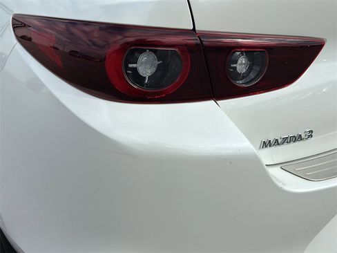 Used 2025 MAZDA MAZDA3 s image 39