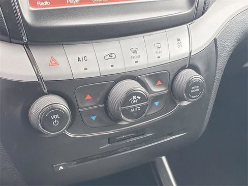 Used 2014 Dodge Journey Limited w/ Driver Convenience Group image 25